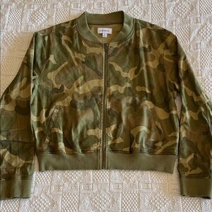 Evereve Rocco Bomber Linen Blend Boxy Jacket in Camo M